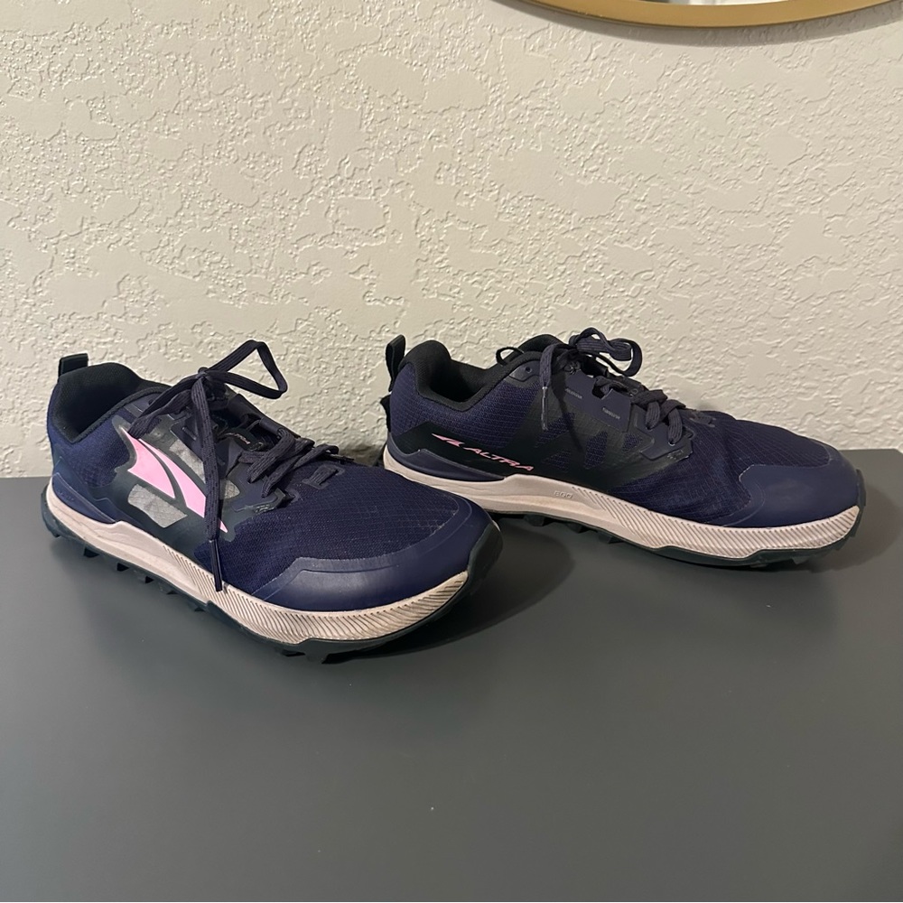 Altra Lone Peak 7s — size 8